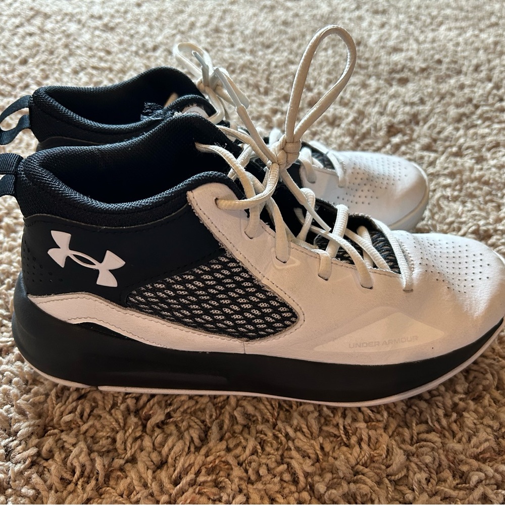 Women Nike Basketball shoes